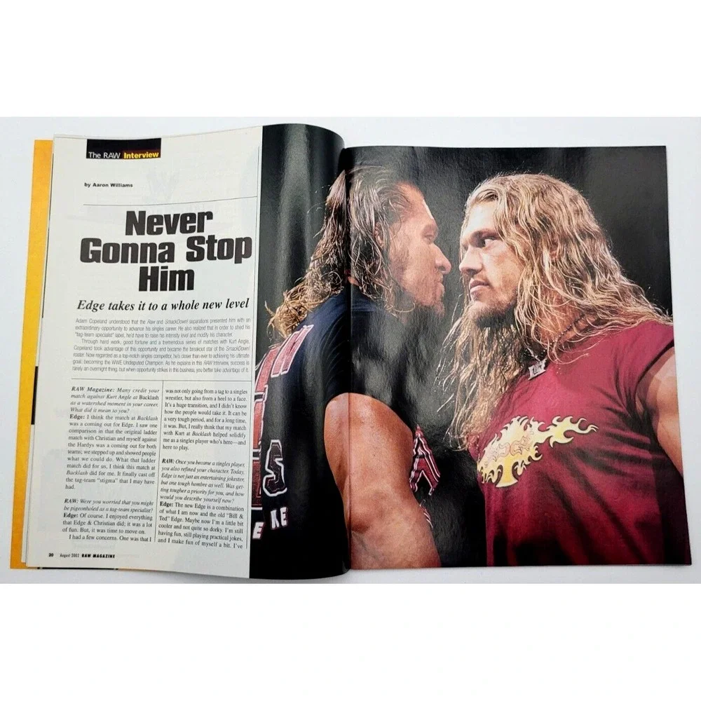 WWE RAW MAGAZINE AUG 2002 STONE COLD STEVE AUSTIN COVER EDGE TRIPLE H‎